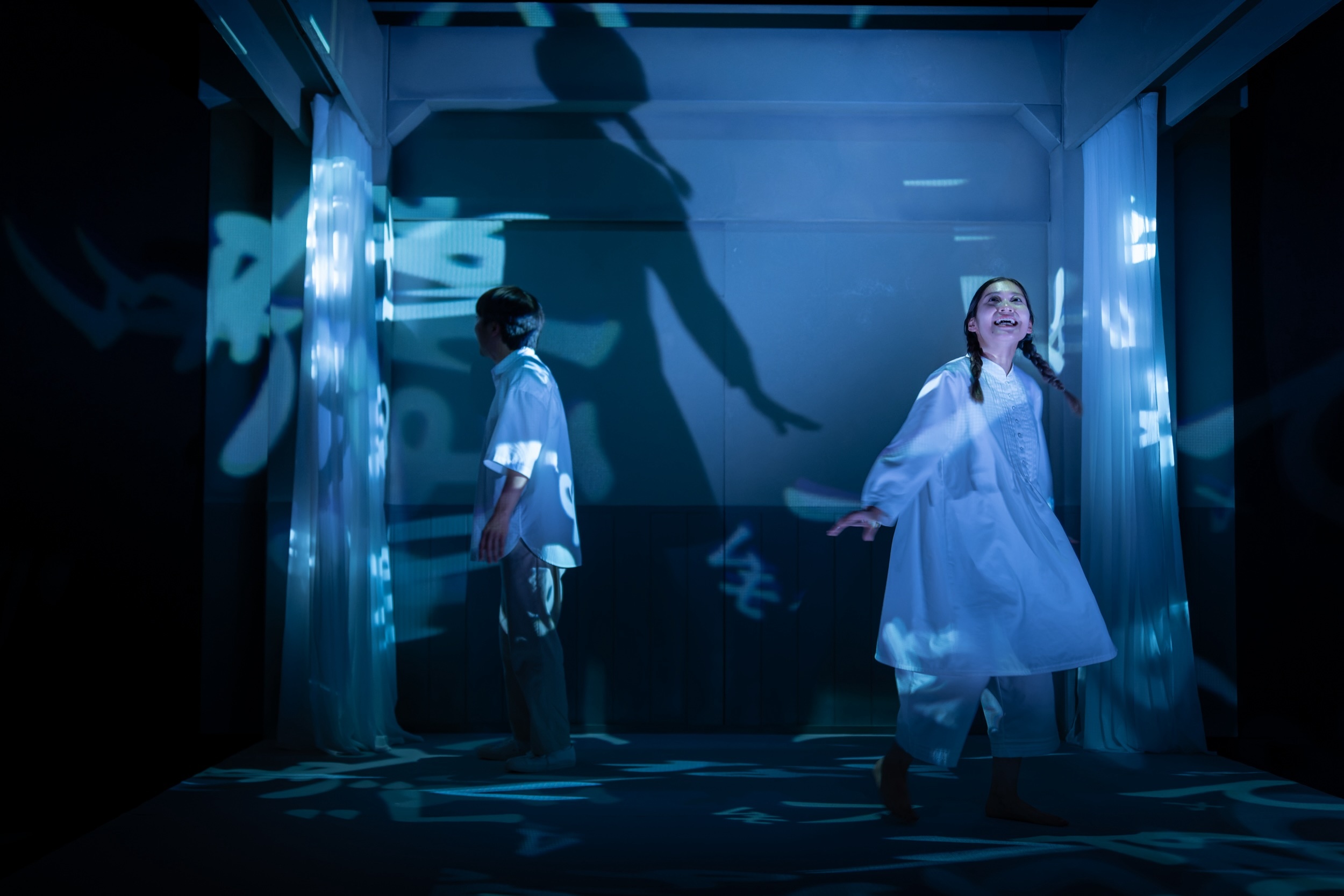  『りすん』クリエイションツアー上演風景より（2023年9月）　撮影：羽鳥直志