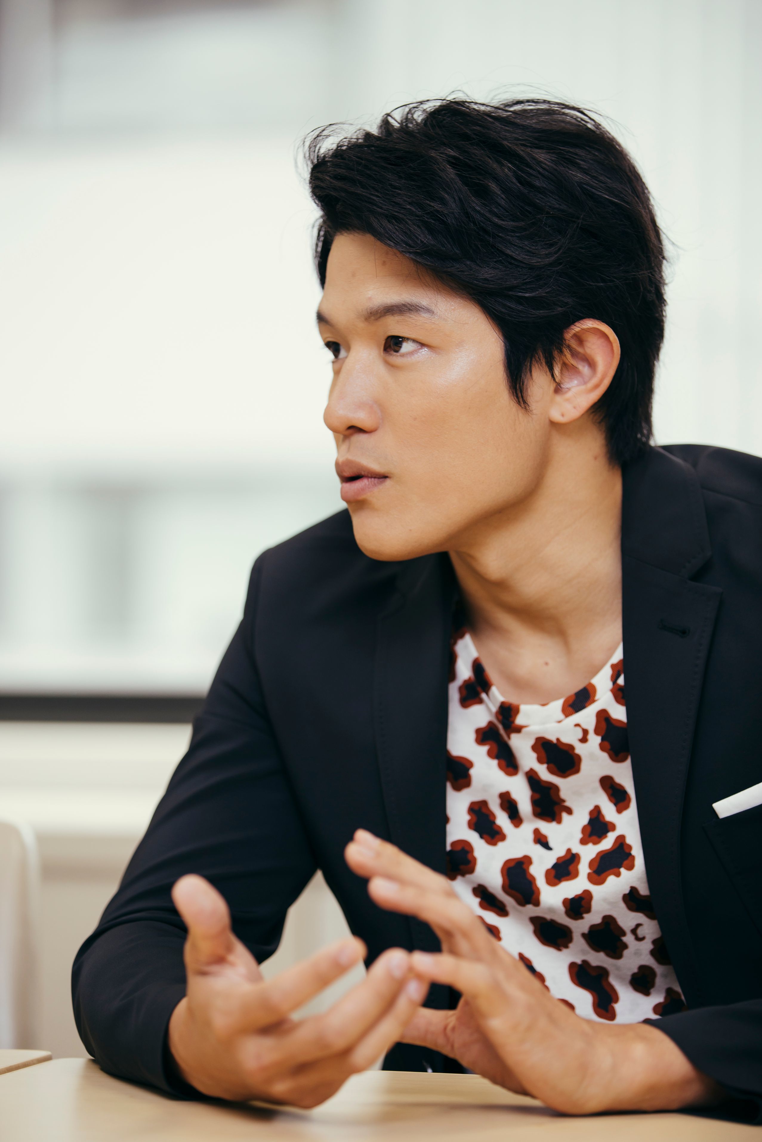 鈴木亮平　撮影=西槇太一
