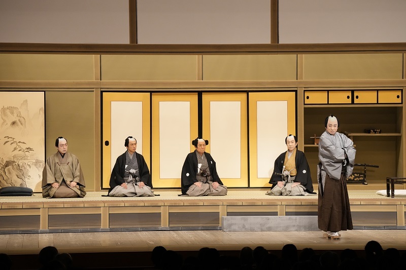 夜の部『鬼平犯科帳』（左より）同心小柳安五郎=市川中車、与力佐嶋忠介=市川高麗蔵、長谷川平蔵=松本幸四郎 ／(C)松竹