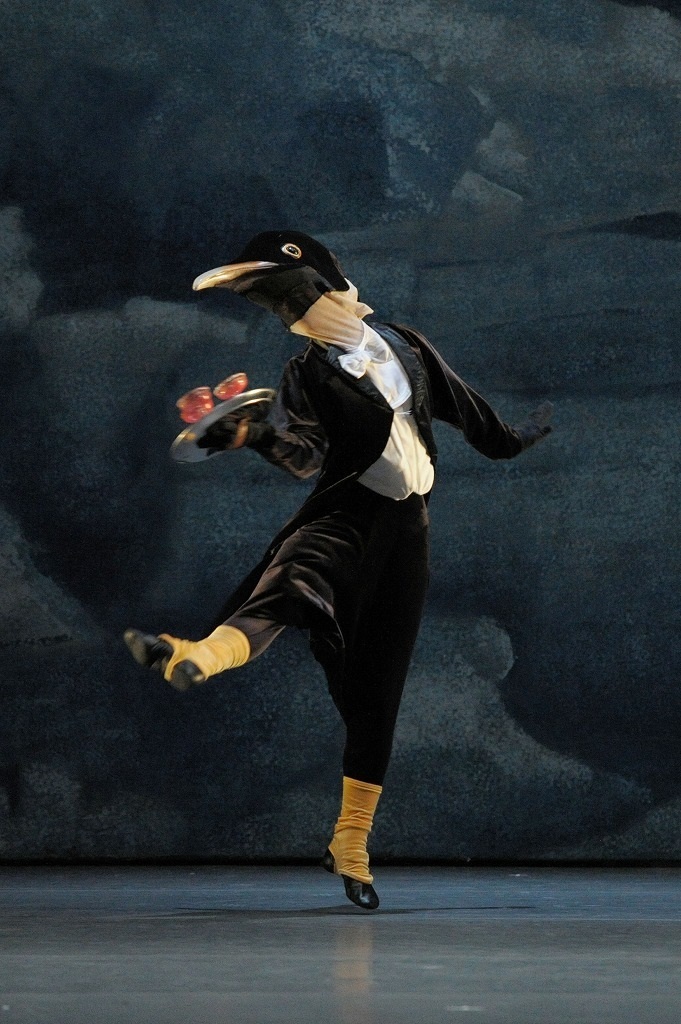 「ニューイヤー・バレエ」より『ペンギン・カフェ』  　撮影：鹿摩隆司
