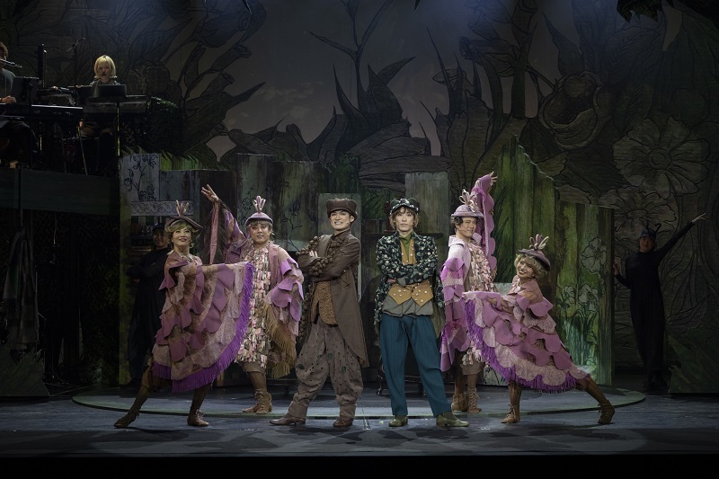 ブロードウェイミュージカル『A Year with Frog and Toad〜がまくんとかえるくん』舞台写真 　　　　　　　撮影：加藤 孝