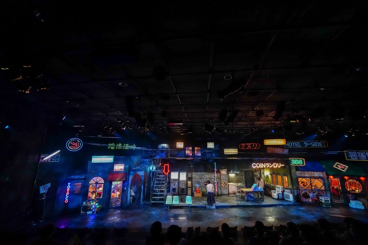 KAAT『虹む街』初演（2021年6月）舞台写真