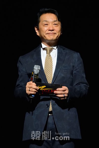 プレスコールでは詳しく作品解説も披露した、演出家の小池修一郎