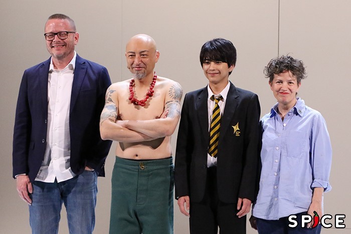  （左から）パトリック・ネス、山内圭哉、佐藤勝利、サリー・クックソン
