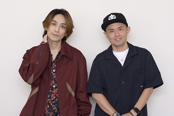 （左から）平間壮一、TETSUHARU