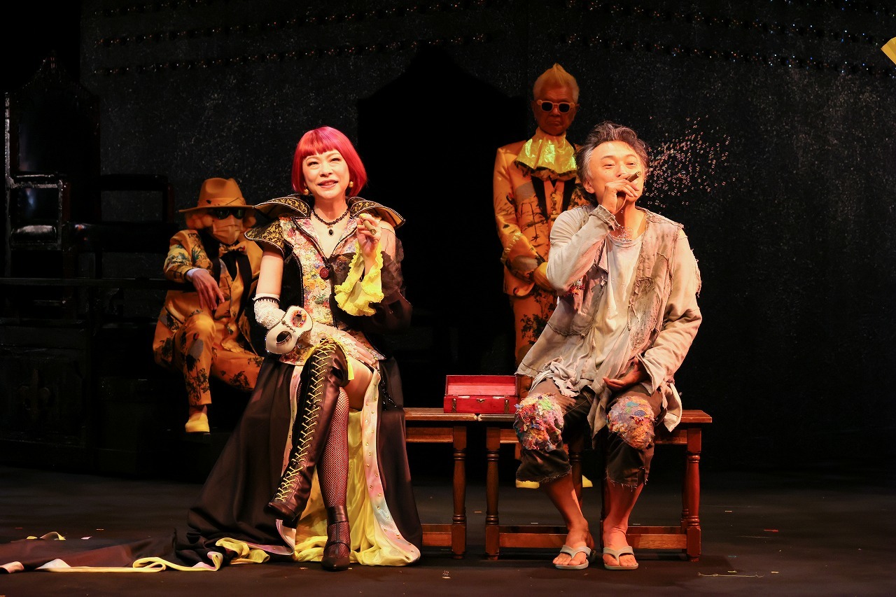 『貴婦人の来訪』　（左から）秋山菜津子、相島一之 　撮影：宮川舞子