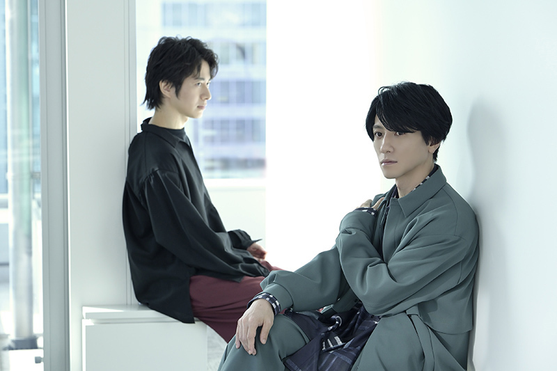 （左から）村井良大、鈴木拡樹