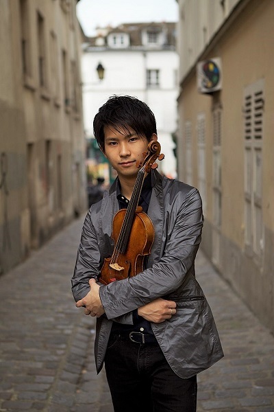 今作では独奏やピアノとの合奏も披露するヴァイオリニスト三浦文彰 (C)Kotaro Yokomizo 