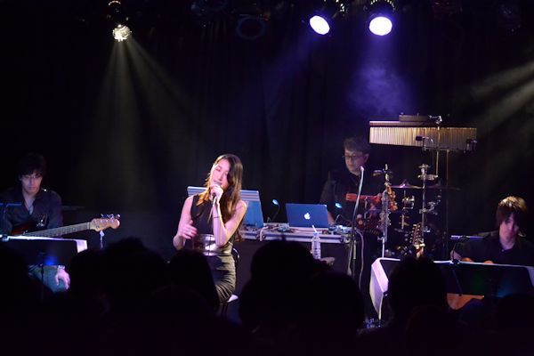 ELISA 撮影＝野島亮佑