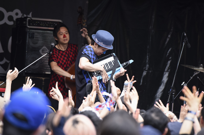 H ZETTRIO