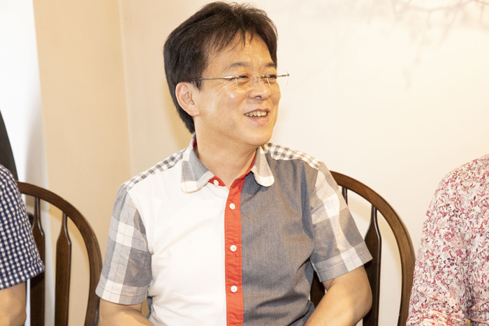 須川展也