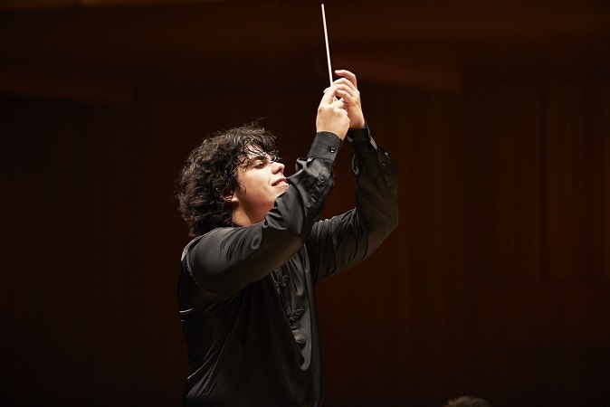 話題のバッティストーニはレスピーギのローマ三部作で定期演奏会デビュー (c)上野隆文