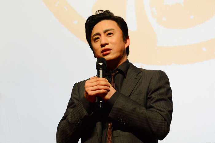 シネマ歌舞伎『東海道中膝栗毛〈やじきた〉』舞台挨拶　市川染五郎 ©松竹