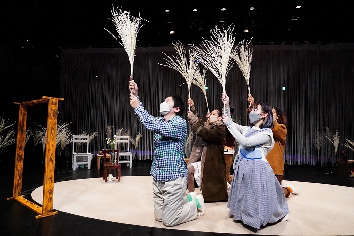  子どものためのリーディング＋ワークショップ公演『ホーム』 撮影：田中亜紀