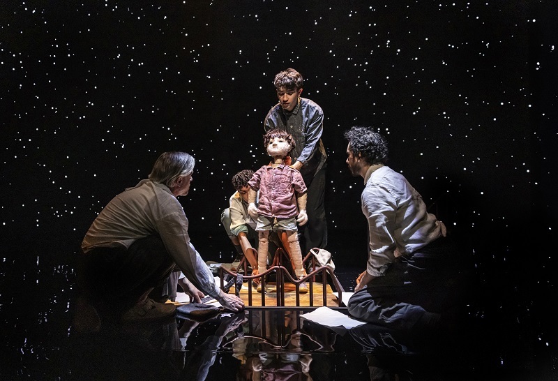 『Our Cosmic Dust』  　　　　　　　(C)Pamela Raith
