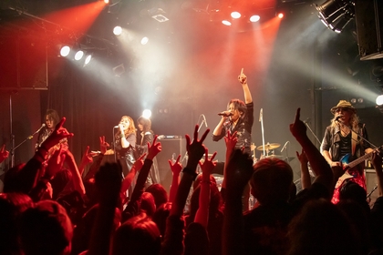 DER ZIBET、40周年。ISSAYが遺した歌を元に制作したラストアルバム記念ライブに豪華ミュージシャン集結