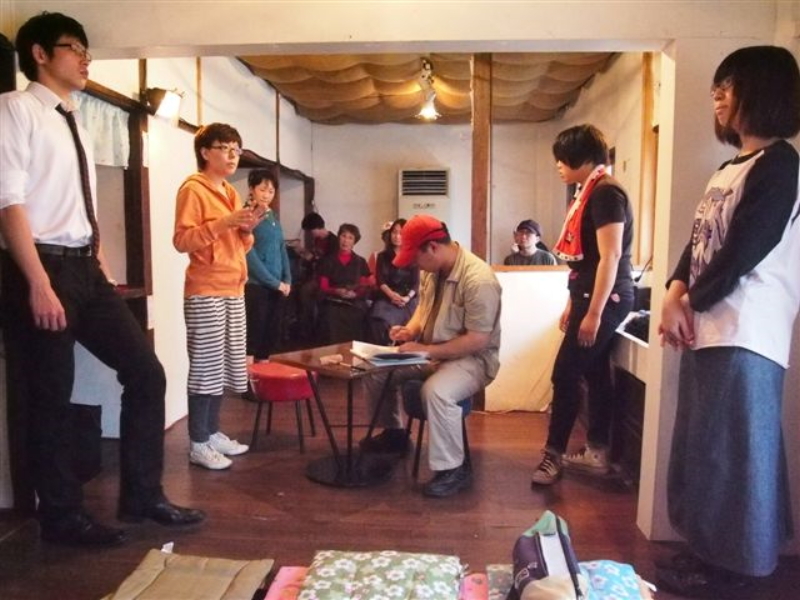 フリータイム』(作：岡田利規　演出：天野天街) （撮影：梶原慎一）
