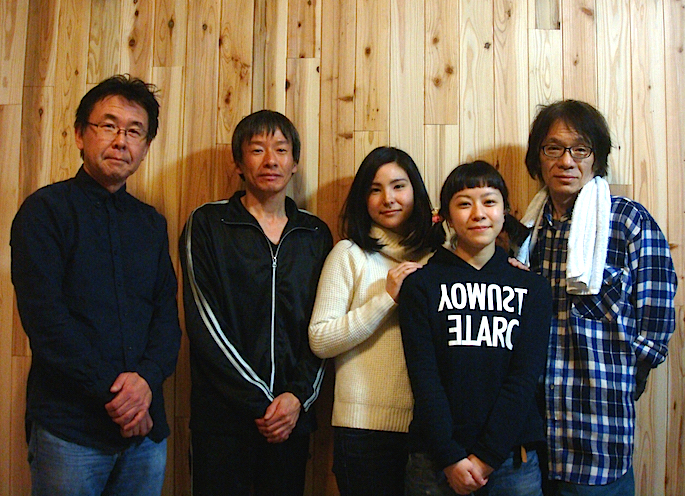 左から・加藤智宏、棚瀬みつぐ、秋葉由麻、早川綾子、小熊ヒデジ