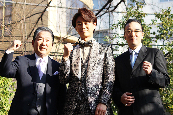 （左から）徳光和夫、氷川きよし、加藤和也(株式会社ひばりプロダクション代表取締役社長)