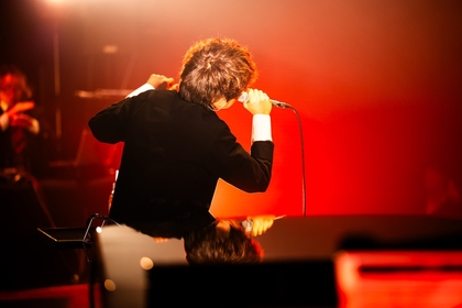 伊東歌詞太郎、ストリングス編成によるクラシック公演『Live Classics 2025 〜The Symphony〜』のオフィシャルレポートが到着