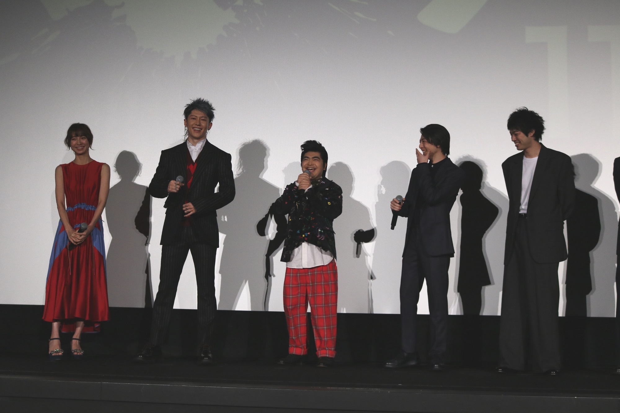 左から、篠田麻里子、MIYAVI、加藤諒、高杉真宙、渡辺大知、林遣都