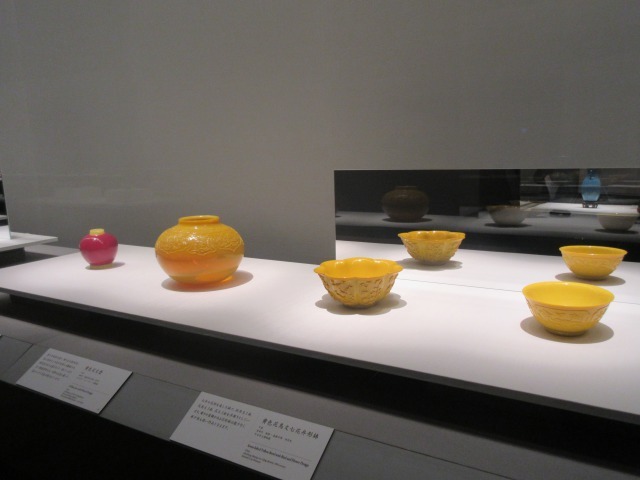 皇帝あるいは皇后専用の色とされ珍重された、黄色の鉢や壺