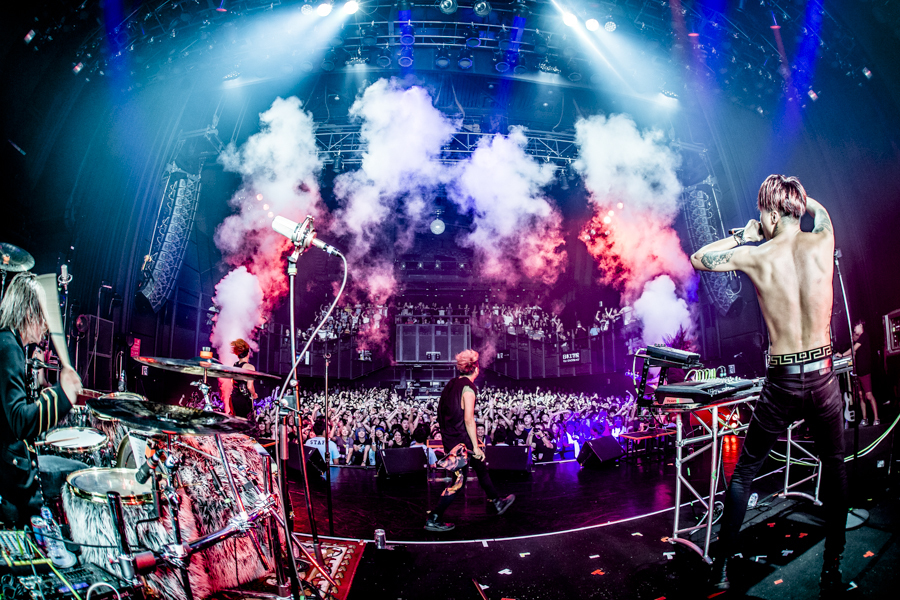 Crossfaith Photo by cazrowAoki