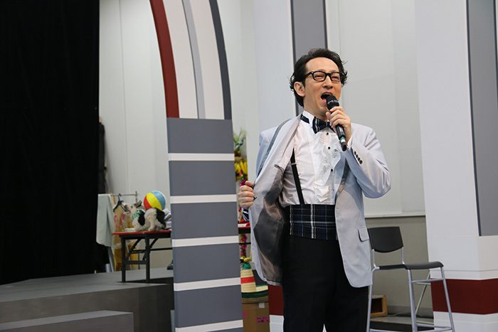 これがプラッド柄のカマーバンド！　鈴木壮麻「Forever Plaid 2016」