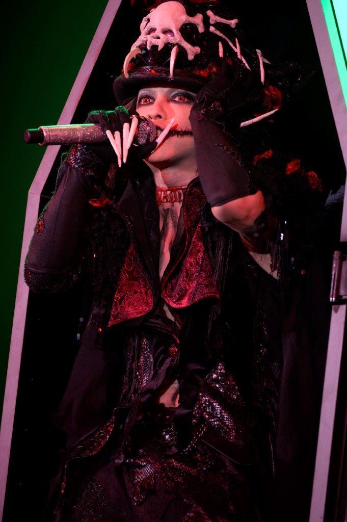 10回目を迎えたVAMPS主宰の『HALLOWEEN PARTY 』ファイナル公演ではYOSHIKI×HYDEのコラボも SPICE