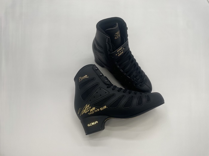 羽生結弦（元フィギュアスケート日本代表）直筆サイン入りスケート靴
