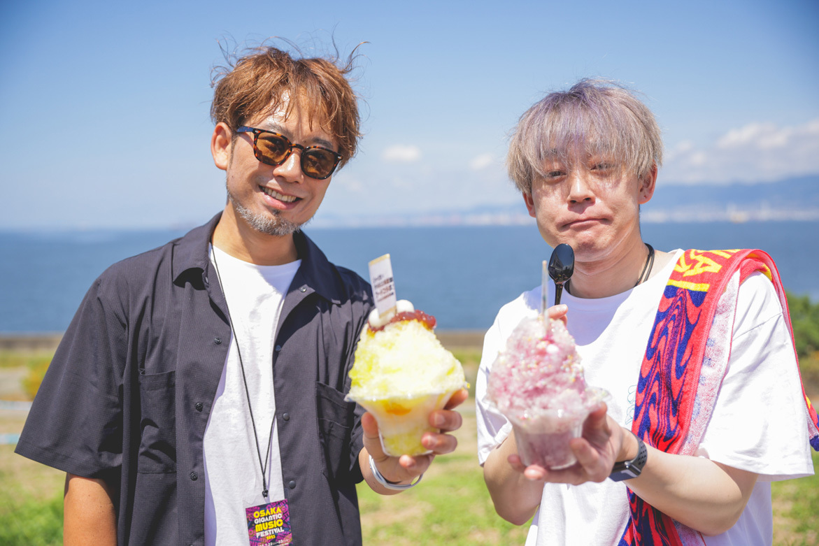 伊地知考案「白玉あずきパイン氷」と小倉考案「アサイーとグレープのパチパチ氷」