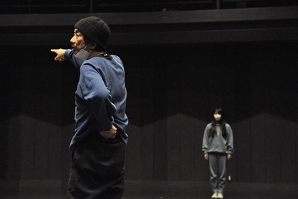 [ロームシアター京都]で『文化センターの危機』『シーサイドタウン』を2本立てで上演する、松田正隆に聞く。「演劇によって、存在さえ無視される声に焦点を当てられたら」