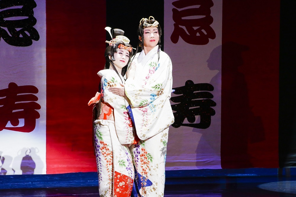 (c)宝塚歌劇団
