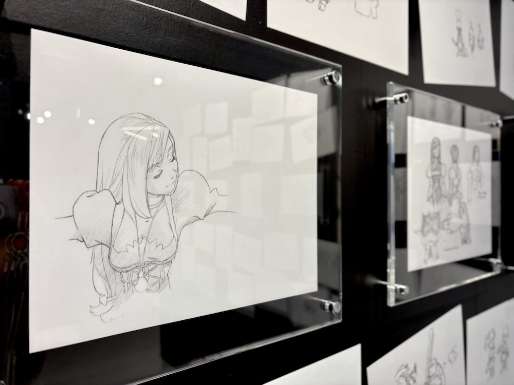 展示風景（個人的に、会場内でいちばん可愛いと思った開発資料のガーネット）