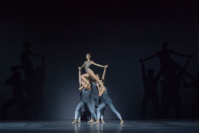 『クリア、ラウド、ブライト、フォワード』（C）Paris Opera Ballet