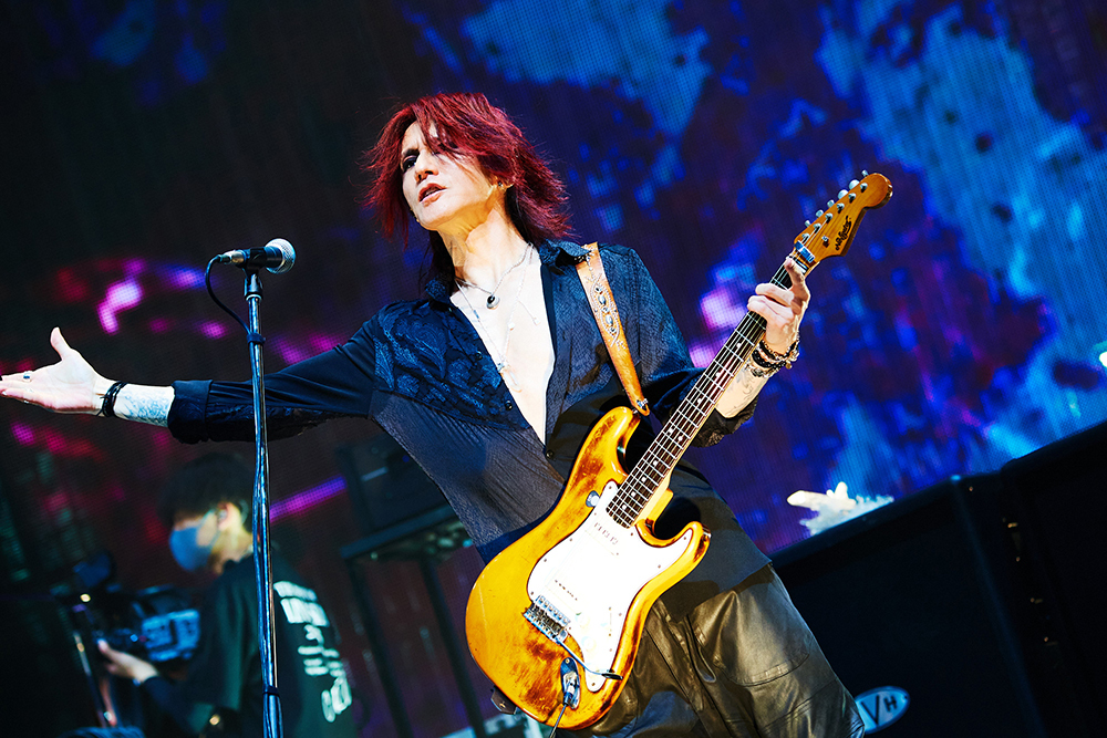 SUGIZO