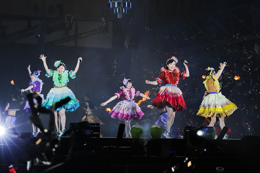 ももいろクローバーZ photo by HAJIME KAMIIISAKA+Z