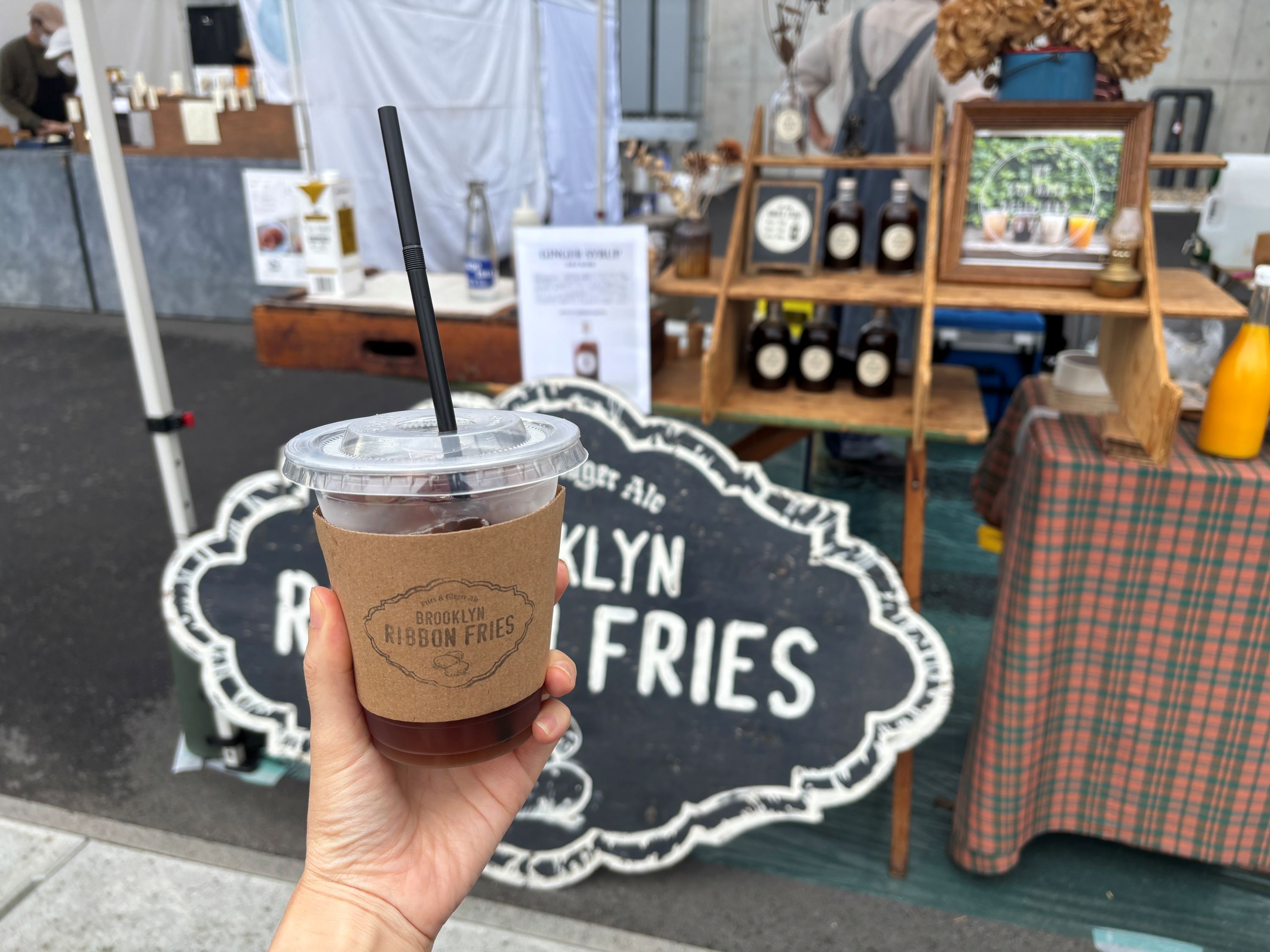 会場はフードやドリンク、クラフトビールの販売も充実！