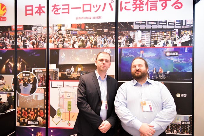 JAPAN EXPO日本駐在事務所のビュオンさん（左）