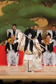 團十郎『船弁慶』『紅葉狩』、右團次は偽狂乱の『大森彦七』、巳之助は天狗と踊る『高時』に「新歌舞伎十八番」4作品一挙上演～『七月大歌舞伎』昼の部観劇レポート