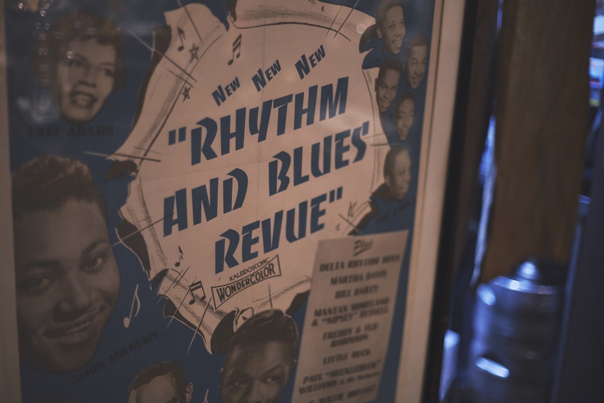 デザインやフォント含め、滝沢さんがもっとも気に入っているポスター。映画『RHYTHM AND BLUES REVUE』（1955年）のもの。しかし、この映画はまだ観れていないとか。
