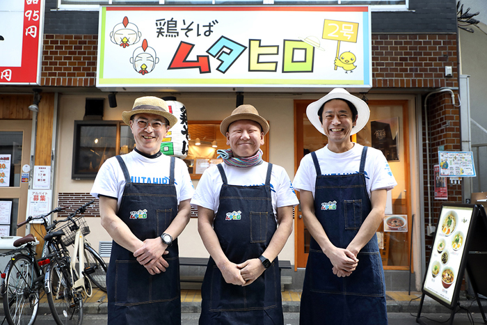 （左から）株式会社GREAT SMILE　加藤昌史（広報室長）、牟田伸吾（代表取締役）、新井博道（専務取締役） 　（撮影：たかはしじゅんいち）