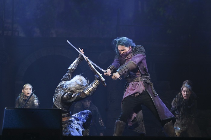 (C)Asobimo, Inc.　(C)YOSHITAKA AMANO (C)LDH JAPAN