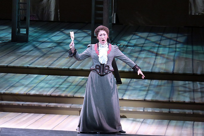 ニコライ作曲　歌劇「ウィンザーの陽気な女房たち」でフルート夫人を演じる木澤佐江子 （提供：関西二期会）