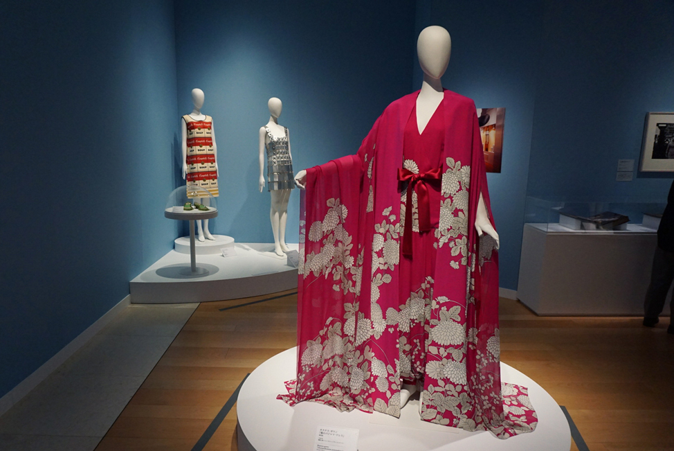森英恵 ホステス・ガウン《菊のパジャマ・ドレス》1966年 島根県立石見美術館所蔵