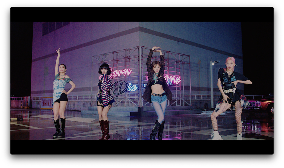 「Lovesick Girls -JP Ver.-」MVサムネイル