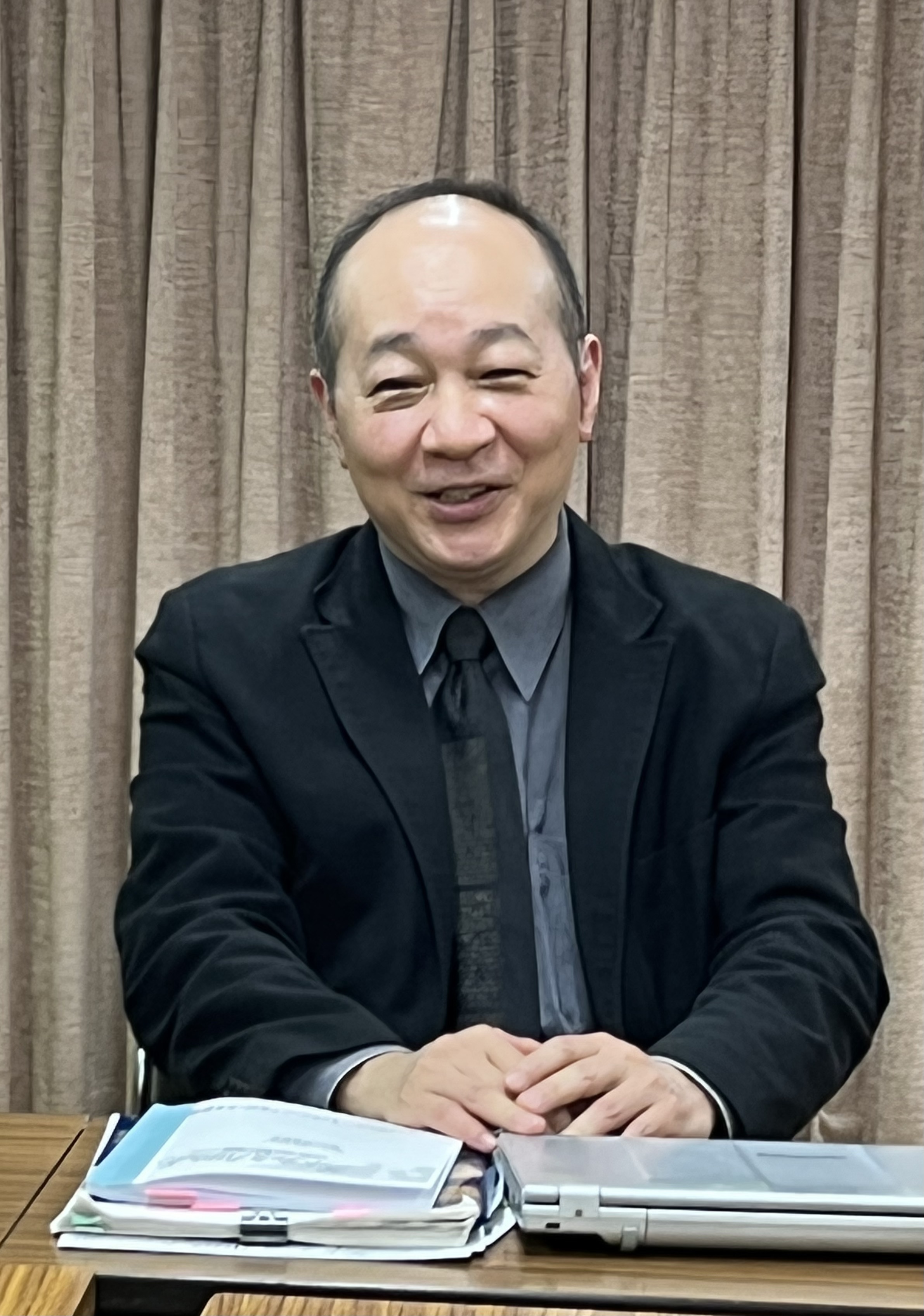 加藤健一事務所公演『グッドラック、ハリウッド』、翻訳を手掛けた小田島恒志。
