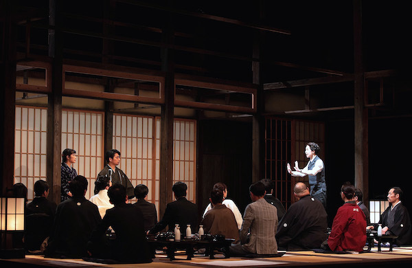 青年団公演『日本文学盛衰史』（高橋源一郎原作、平田オリザ作・演出） 撮影：igaki photo studio