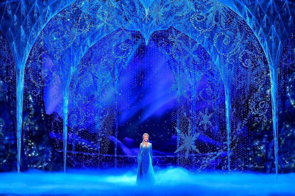 劇団四季『アナと雪の女王』【撮影：阿部章仁、(C)Disney】