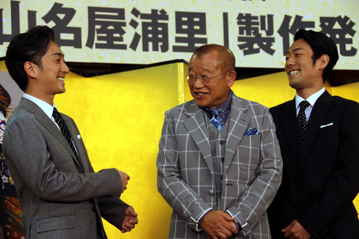 （左から）中村七之助、笑福亭鶴瓶、中村勘九郎